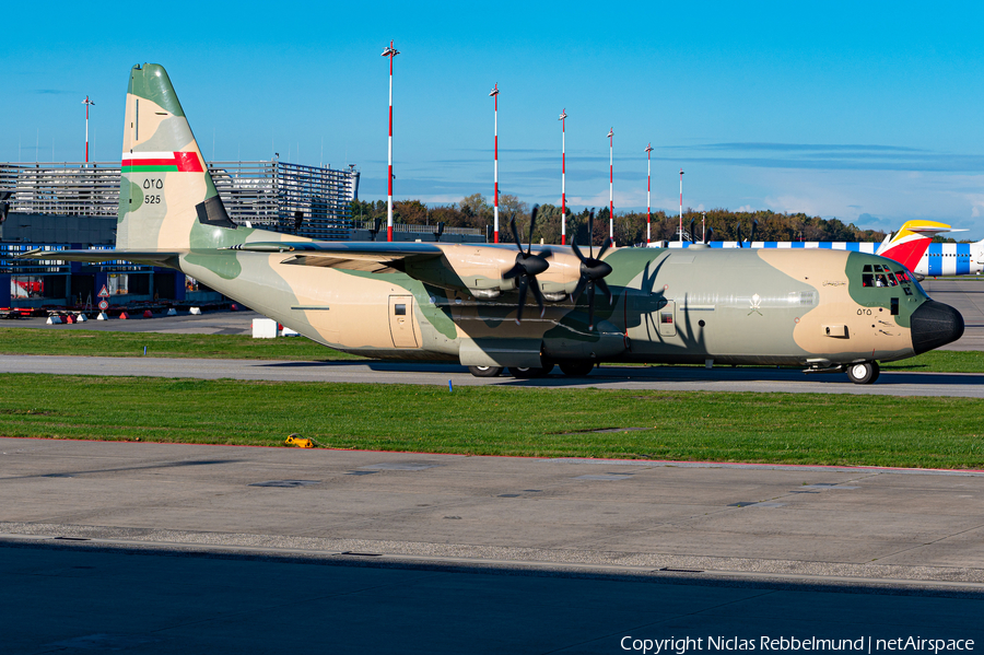 Royal Air Force of Oman Lockheed Martin C-130J-30 Super Hercules (525) | Photo 535177
