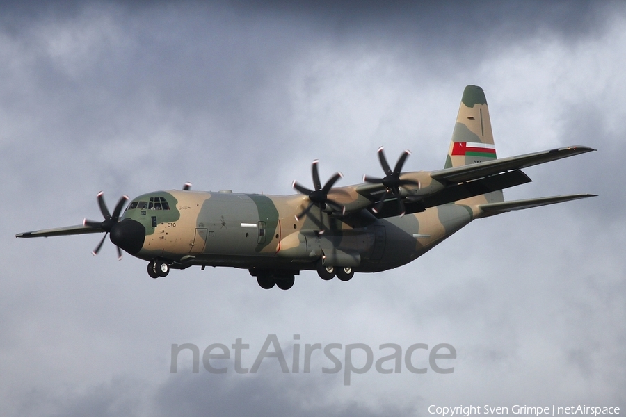 Royal Air Force of Oman Lockheed Martin C-130J-30 Super Hercules (525) | Photo 535920