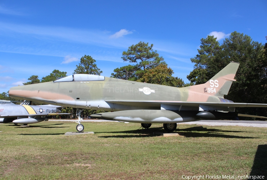 United States Air Force North American F-100C Super Sabre (54-1986) | Photo 455637