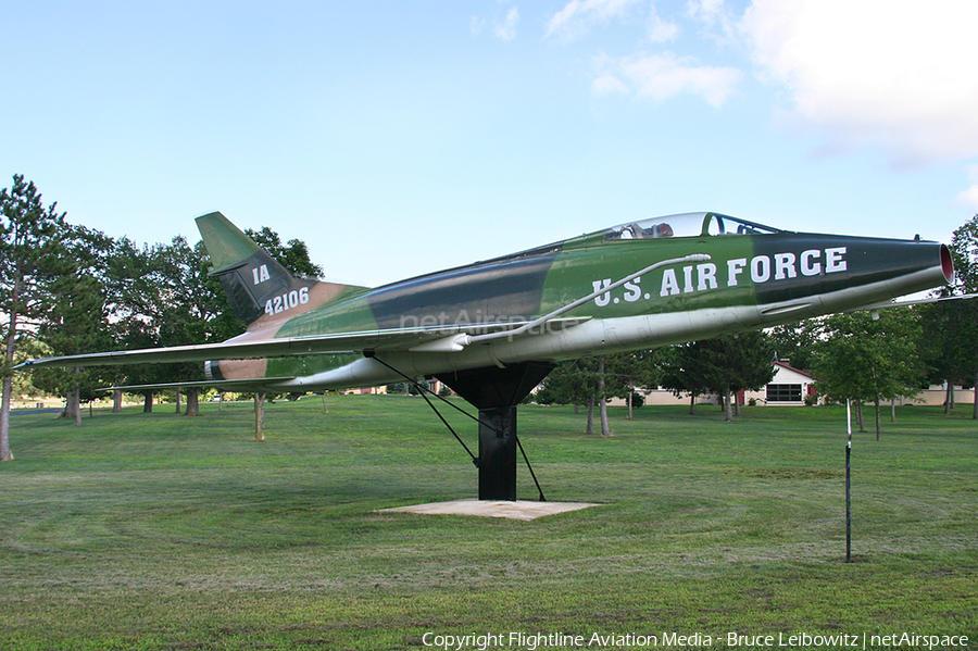 United States Air Force North American F-100C Super Sabre (54-2106) | Photo 160066
