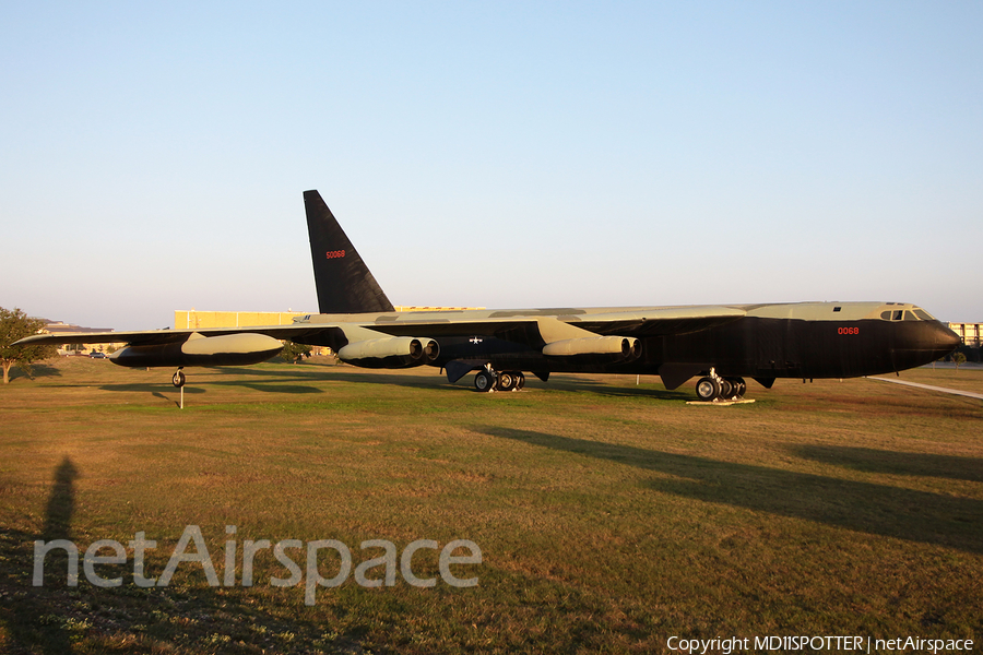 United States Air Force Boeing B-52D Stratofortress (55-0068) | Photo 104634