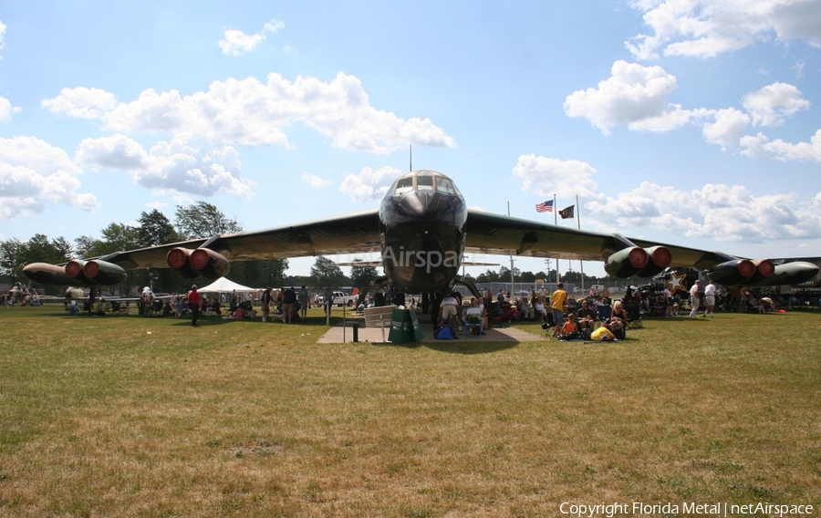 United States Air Force Boeing B-52D Stratofortress (55-0677) | Photo 455663