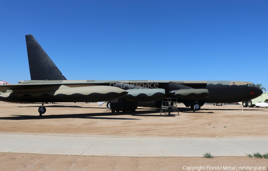 United States Air Force Boeing B-52D Stratofortress (55-0679) | Photo 455664