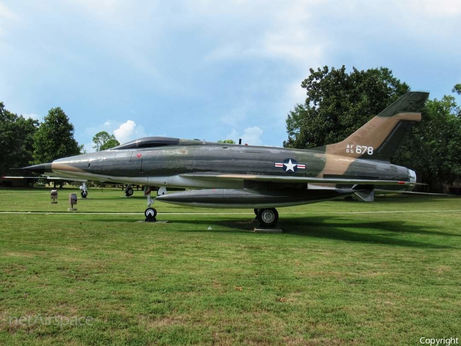 United States Air Force North American F-100D Super Sabre (55-3678) | Photo 450455