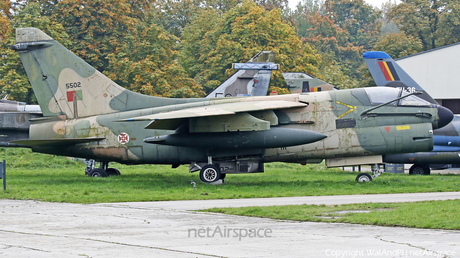 Portuguese Air Force (Força Aérea Portuguesa) LTV A-7P Corsair II (5502) | Photo 547746