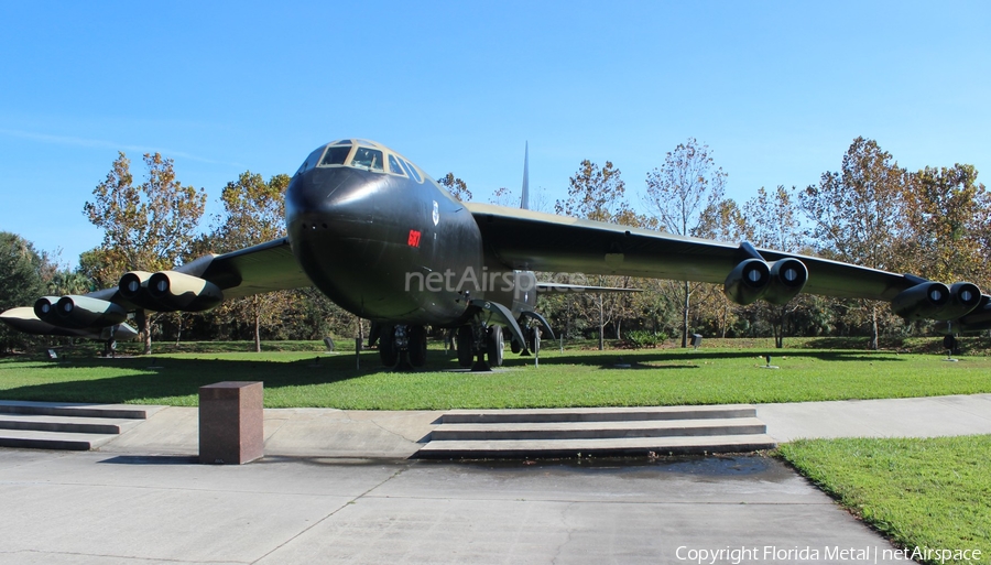 United States Air Force Boeing B-52D Stratofortress (56-0687) | Photo 323027