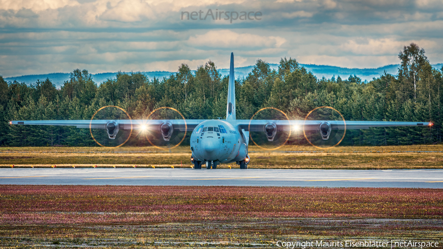 Royal Norwegian Air Force Lockheed Martin C-130J-30 Super Hercules (5699) | Photo 104082