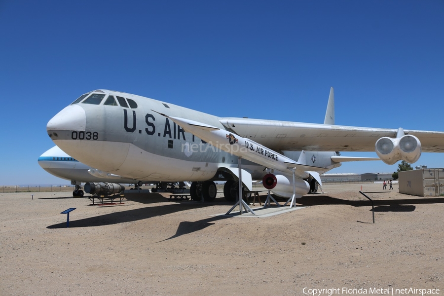 United States Air Force Boeing B-52F Stratofortress (57-0038) | Photo 326541