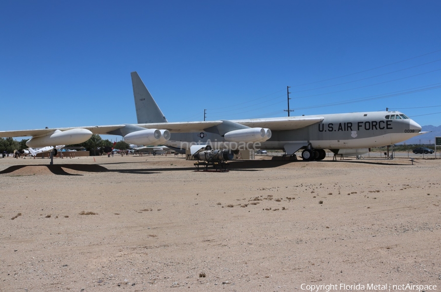 United States Air Force Boeing B-52F Stratofortress (57-0038) | Photo 431879