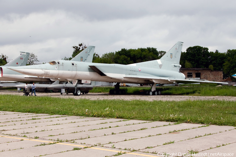 Ukrainian Air Force Tupolev Tu-22M3 Backfire-C (57 RED) | Photo 502556