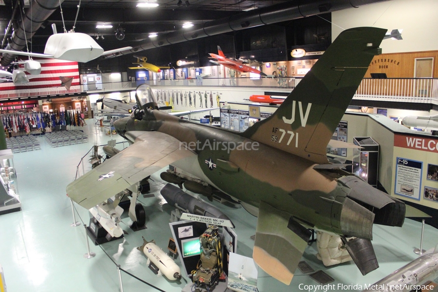 United States Air Force Republic F-105D Thunderchief (58-1155) | Photo 456198
