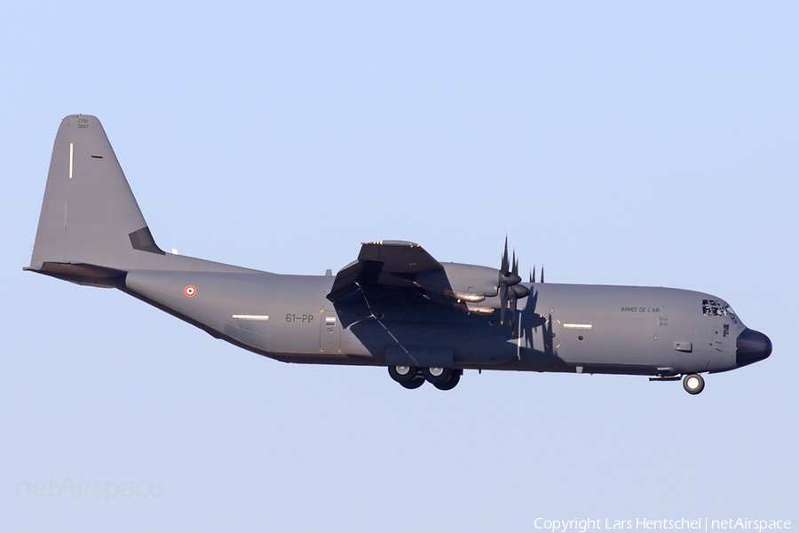 French Air Force (Armée de l’Air) Lockheed Martin C-130J-30 Super Hercules (5847) | Photo 270067