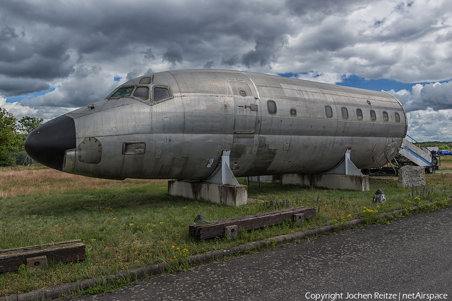 (Private) Douglas DC-8-21 (5A-DGK) | Photo 167694