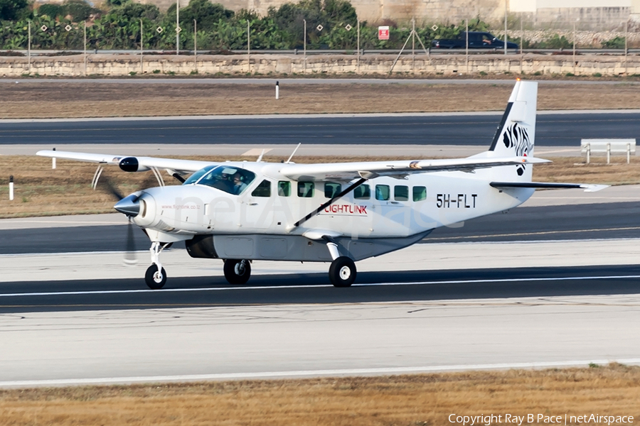 Flightlink Air Charters Cessna 208B Grand Caravan (5H-FLT) | Photo 452621
