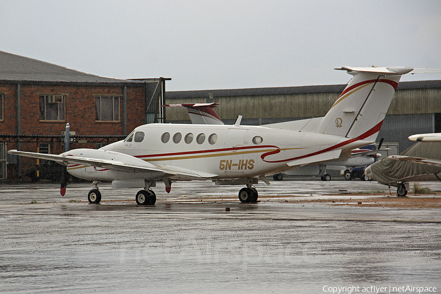 (Private) Beech King Air 200 (5N-IHS) | Photo 159549