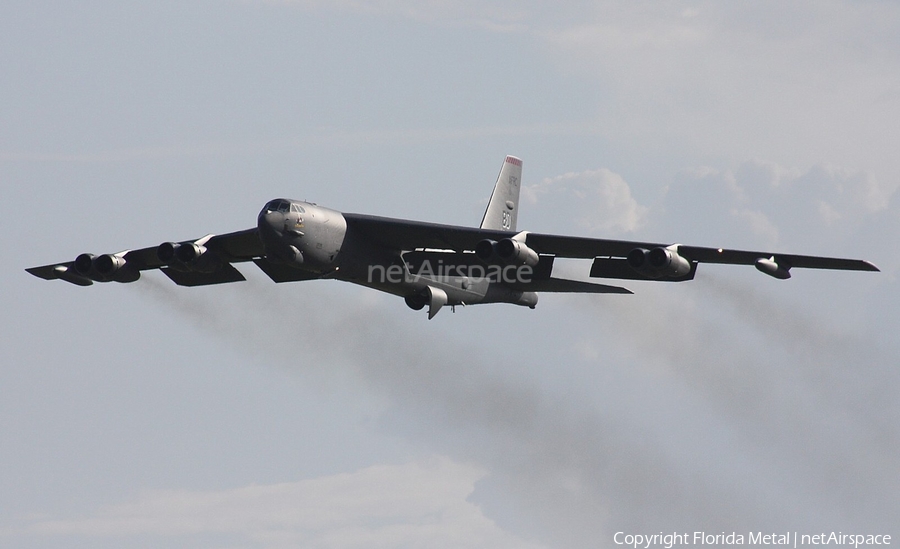 United States Air Force Boeing B-52H Stratofortress (60-0011) | Photo 296182