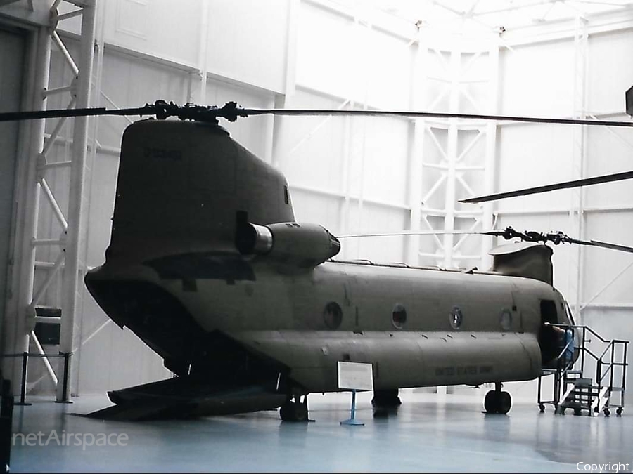 United States Army Boeing CH-47A Chinook (60-03451) | Photo 450384