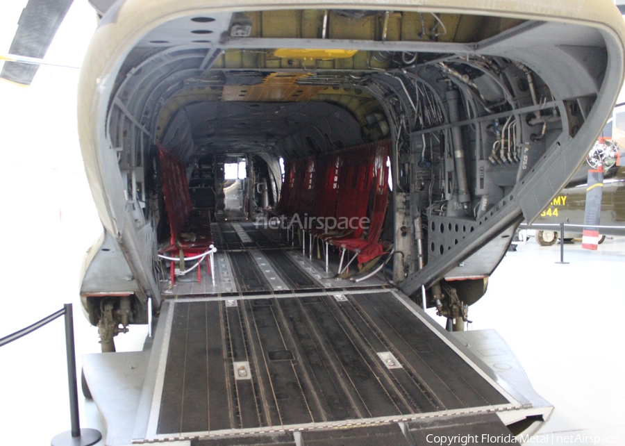 United States Army Boeing CH-47A Chinook (60-03451) | Photo 465066