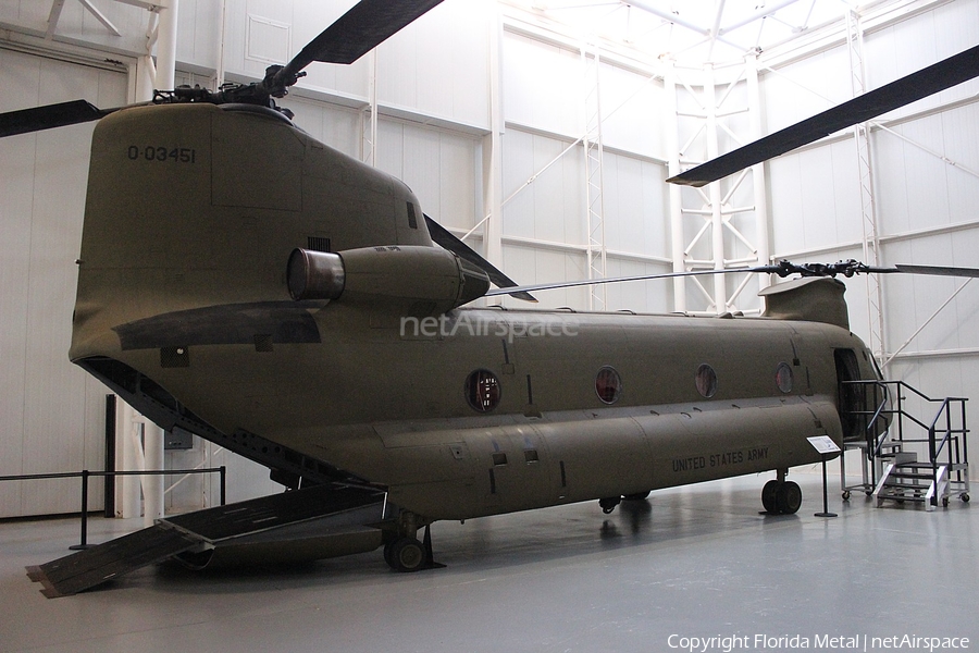 United States Army Boeing CH-47A Chinook (60-03451) | Photo 301631