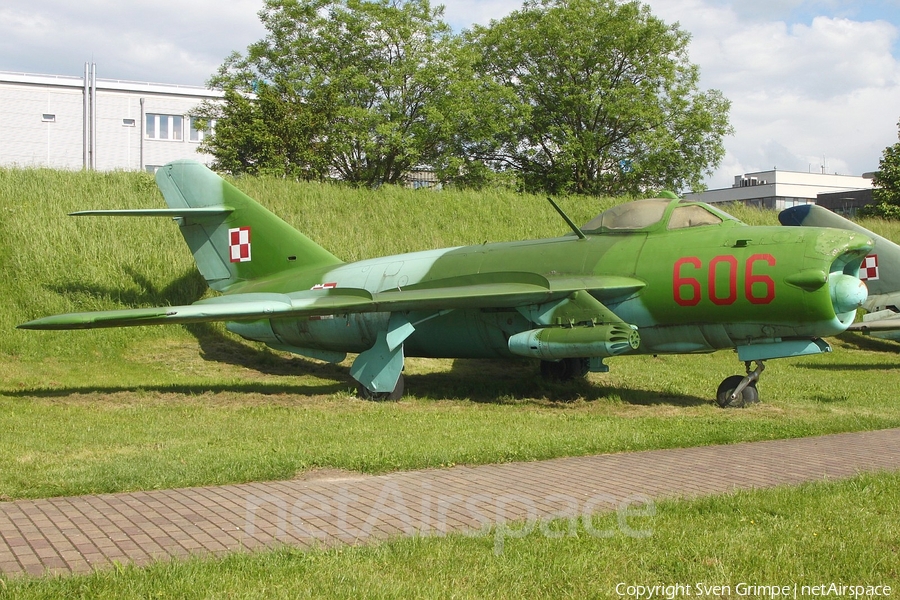 Polish Air Force (Siły Powietrzne) PZL-Mielec Lim-6M (MiG-17) (606) | Photo 335283