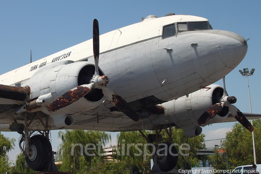 Turkish Air Force (Türk Hava Kuvvetleri) Douglas C-47A Skytrain (6069) | Photo 81940