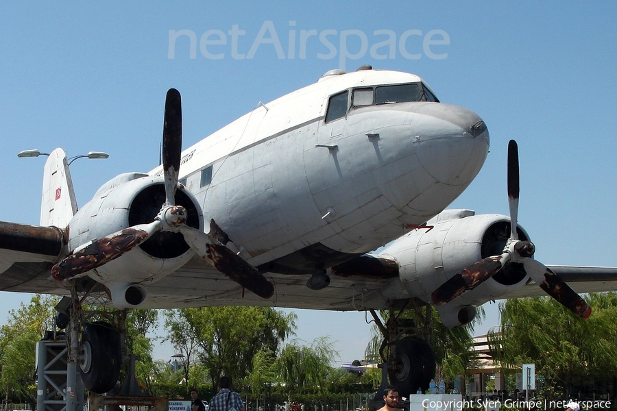 Turkish Air Force (Türk Hava Kuvvetleri) Douglas C-47A Skytrain (6069) | Photo 81985