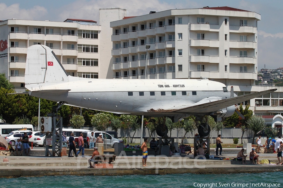 Turkish Air Force (Türk Hava Kuvvetleri) Douglas C-47A Skytrain (6069) | Photo 82348
