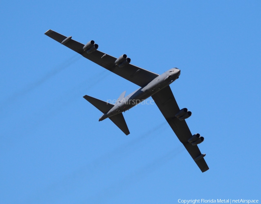 United States Air Force Boeing B-52H Stratofortress (61-0007) | Photo 370025