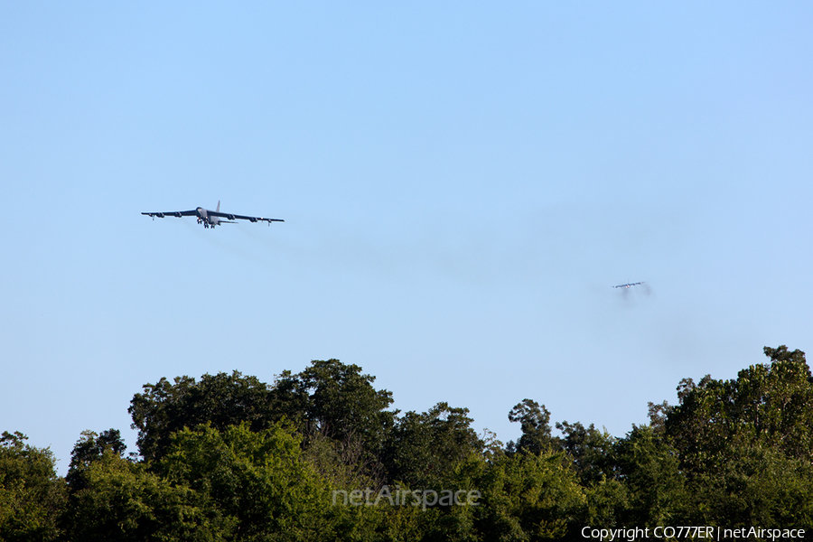 United States Air Force Boeing B-52H Stratofortress (61-0017) | Photo 32694