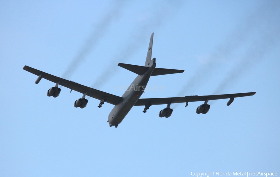 United States Air Force Boeing B-52H Stratofortress (61-0017) | Photo 327601