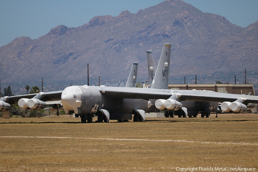 United States Air Force Boeing B-52H Stratofortress (61-0027) | Photo 306750