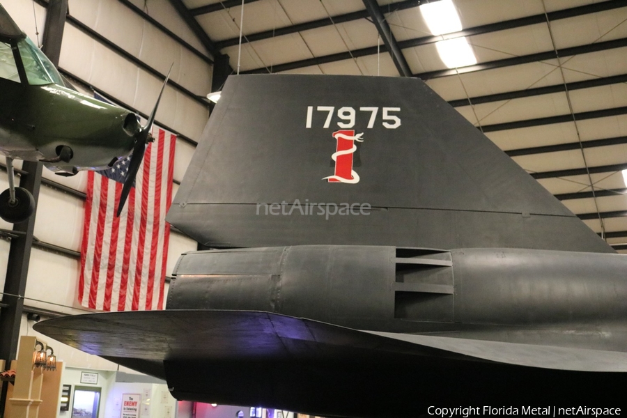 United States Air Force Lockheed SR-71A Blackbird (61-7975) | Photo 370047