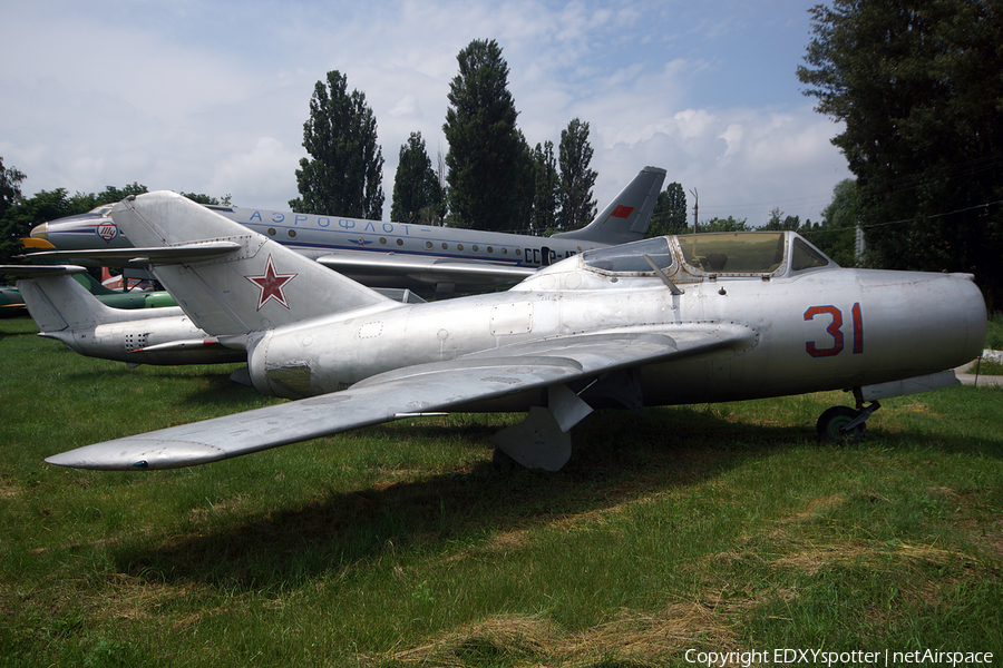 Russian Federation Air Force Mikoyan-Gurevich MiG-15UTI Midget (31 RED) | Photo 324250