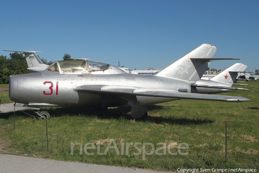 Russian Federation Air Force Mikoyan-Gurevich MiG-15UTI Midget (31 RED) | Photo 248211