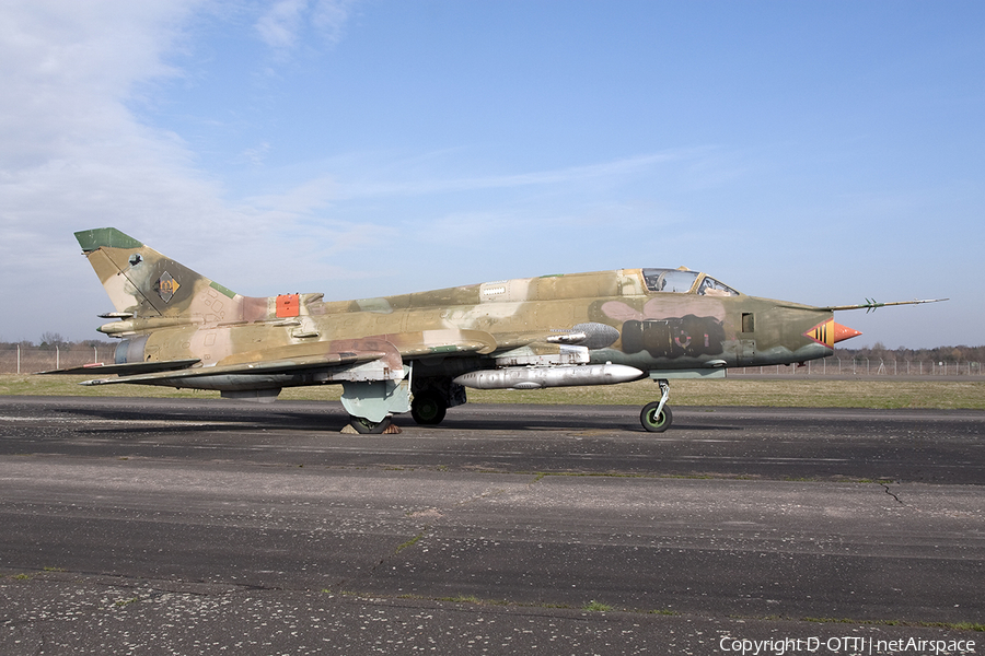 East German Air Force Sukhoi Su-22M4 Fitter-K (613) | Photo 287702