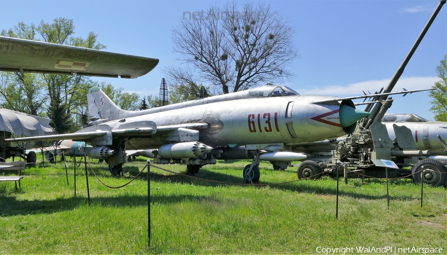 Polish Air Force (Siły Powietrzne) Sukhoi Su-20 Fitter-C (6131) | Photo 447053