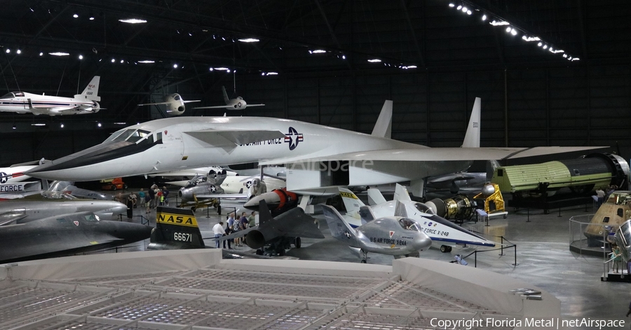 United States Air Force North American XB-70 Valkyrie (62-0001) | Photo 327622