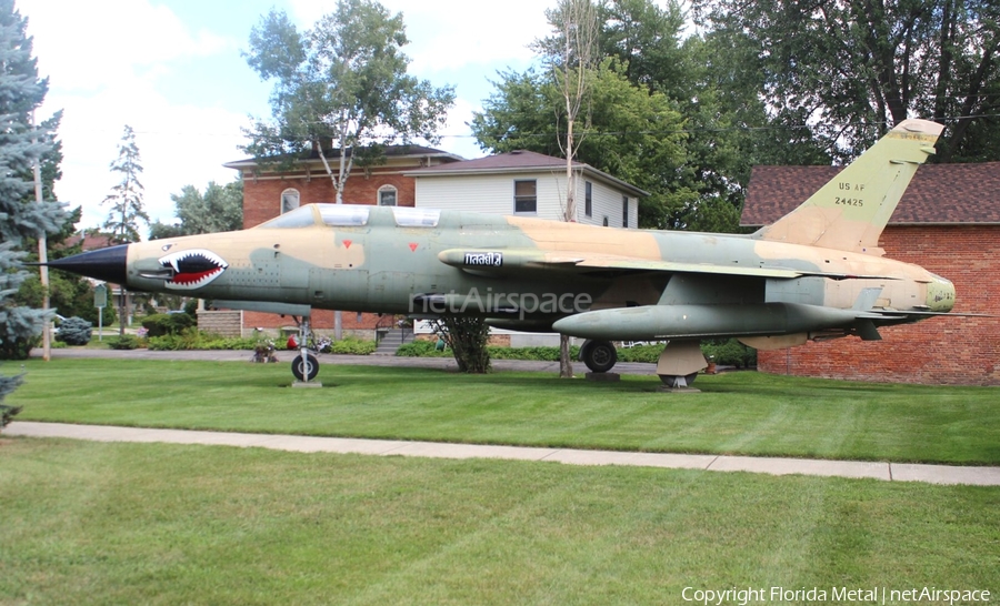 United States Air Force Republic F-105G Thunderchief (62-4425) | Photo 301788