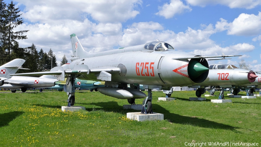 Polish Air Force (Siły Powietrzne) Sukhoi Su-20R Fitter-C (6255) | Photo 446480