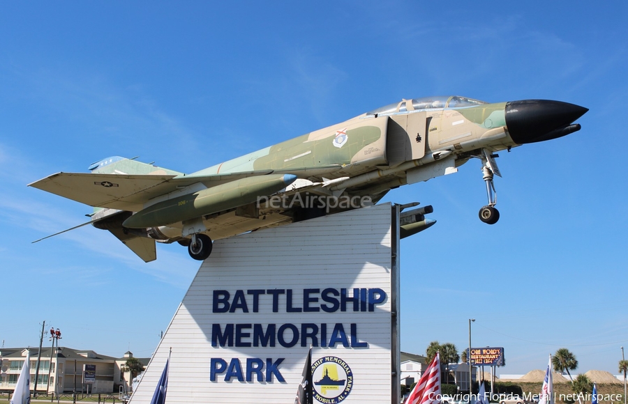 United States Air Force McDonnell Douglas F-4C Phantom II (63-7487) | Photo 456994