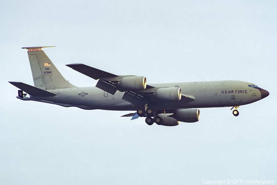 United States Air Force Boeing KC-135R Stratotanker (63-7988) | Photo 392550
