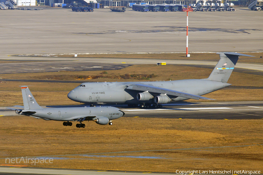 United States Air Force Boeing KC-135R Stratotanker (63-8003) | Photo 141435