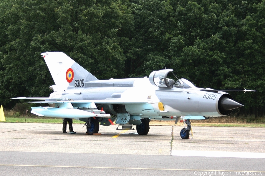 Romanian Air Force (Forțele Aeriene Române) Mikoyan-Gurevich MiG-21MF-75 Lancer C (6305) | Photo 553020