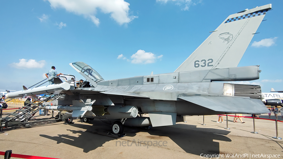 Singapore Air Force General Dynamics F-16D Fighting Falcon (632) | Photo 613545