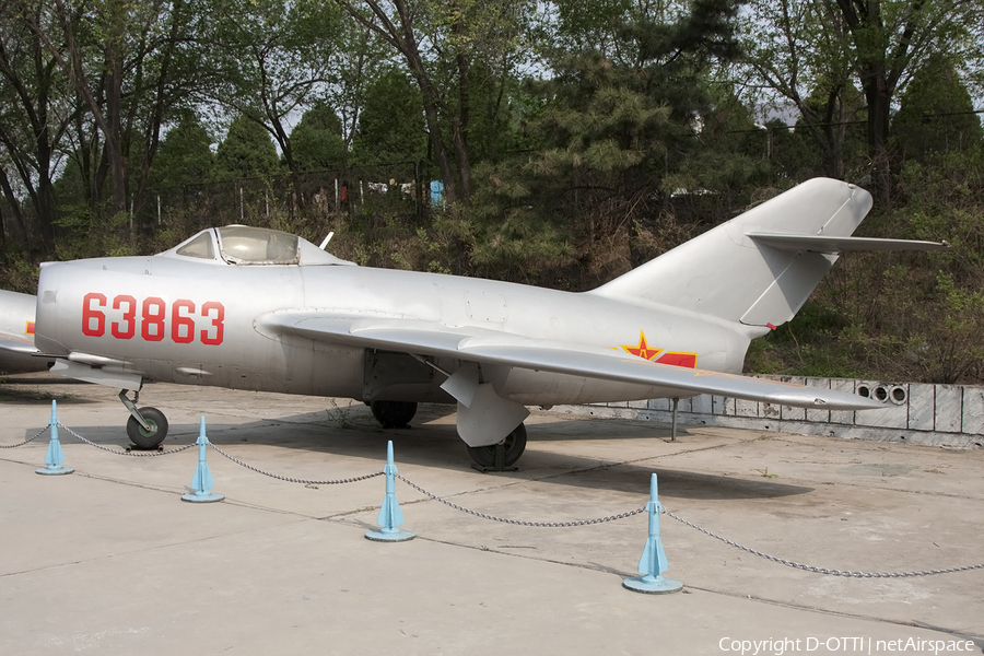 People's Liberation Army Air Force Mikoyan-Gurevich MiG-15bis Fagot-B (63863) | Photo 407574