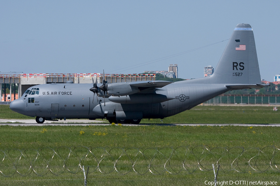 United States Air Force Lockheed C-130H Hercules (64-0527) | Photo 259116