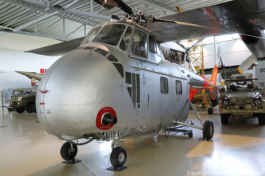 Royal Norwegian Air Force Sikorsky H-19D Chickasaw (64279) | Photo 680172
