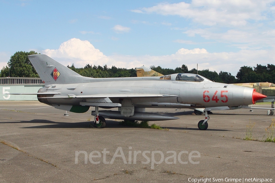 East German Air Force Mikoyan-Gurevich MiG-21F-13 Fishbed-C (645) | Photo 52587