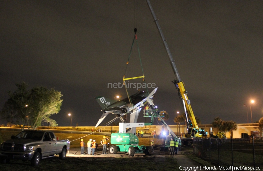 United States Air Force McDonnell Douglas F-4D Phantom II (65-0747) | Photo 457625