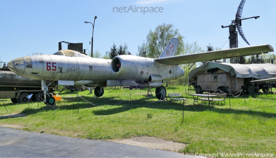 Polish Air Force (Siły Powietrzne) Ilyushin Il-28 Beagle (65) | Photo 447035